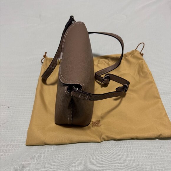 T-Lock grained-leather clutch taupe - Picture 5 of 8